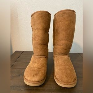 Ladies Ugg Tall Classic Boots Size 7